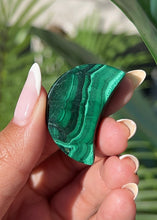 将图片加载到图库查看器，Malachite Moon
