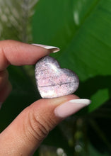 将图片加载到图库查看器，Gem Lepidolite Heart
