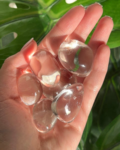 (1) Clear Quartz Tumble